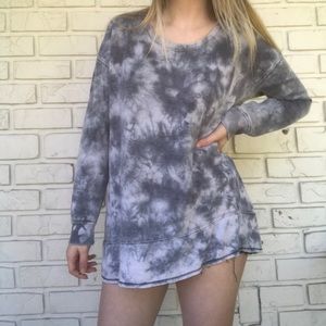 OVERSIZED CALVIN KLEIN SWEATSHIRT